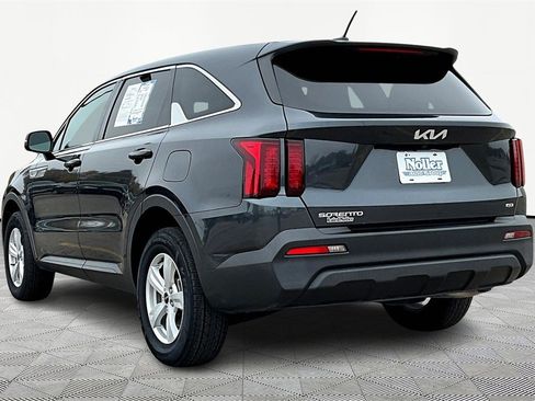 Used 2023 Kia Sorento LX image 13