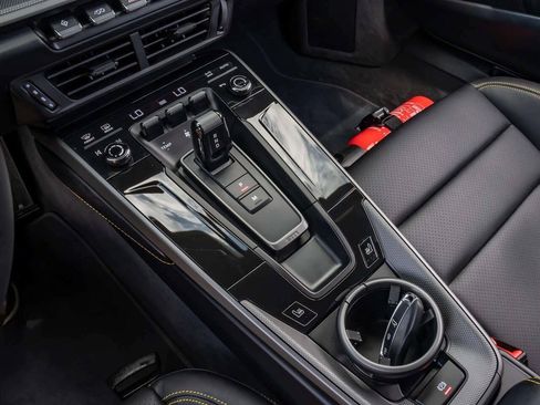 Used 2026 Porsche 911 Carrera RWD image 19