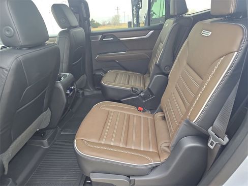 New 2026 GMC Acadia Denali Ultimate w/ LPO, Floor Liner Package image 15