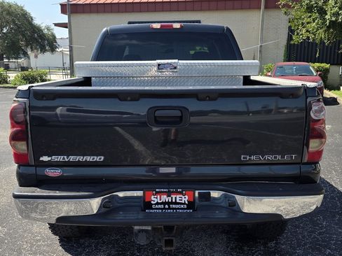 Used 2004 Chevrolet Silverado 2500 LS w/ Skid Plate Package image 4