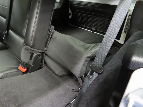 Used 2023 Jeep Wrangler Unlimited Sahara image 12