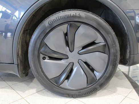 Used 2026 Tesla Model Y Long Range image 11