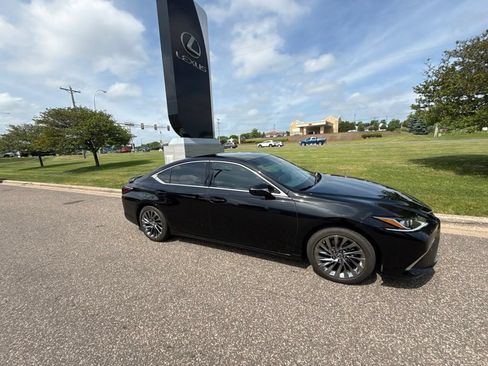Used 2024 Lexus ES 300h w/ Accessory Package (Z1) FWD image 15