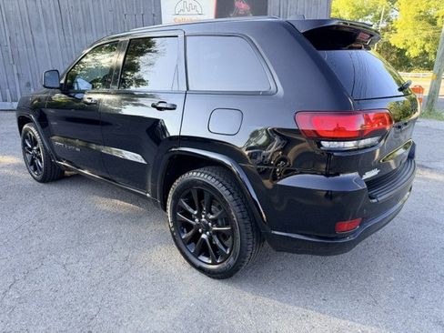 Used 2020 Jeep Grand Cherokee Altitude RWD image 7
