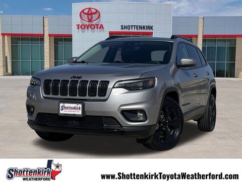 Used 2021 Jeep Cherokee Latitude Plus FWD image 1