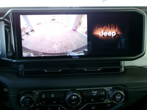 New 2025 Jeep Wrangler Unlimited Sahara image 17