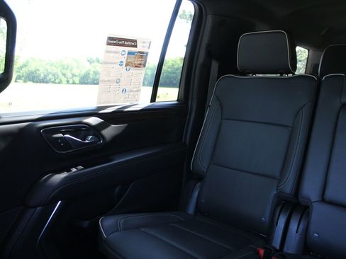 Used 2024 Chevrolet Suburban Premier AWD/4WD image 13