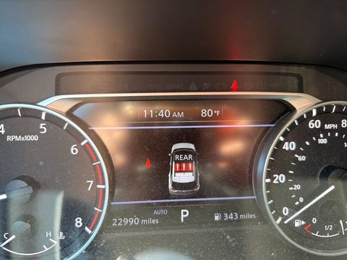 Used 2023 Nissan Rogue S AWD/4WD image 9