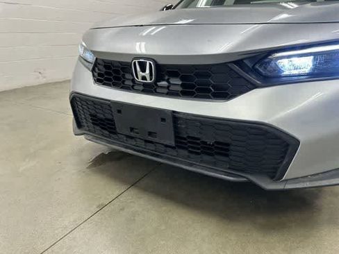 Used 2025 Honda Civic Sport image 29