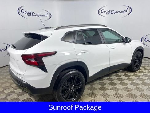 Certified 2024 Chevrolet Trax ACTIV w/ Sunroof Package FWD image 7