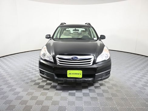 Used 2010 Subaru Outback 2.5i image 10