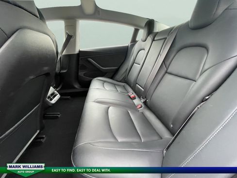 Used 2018 Tesla Model 3 Long Range image 17