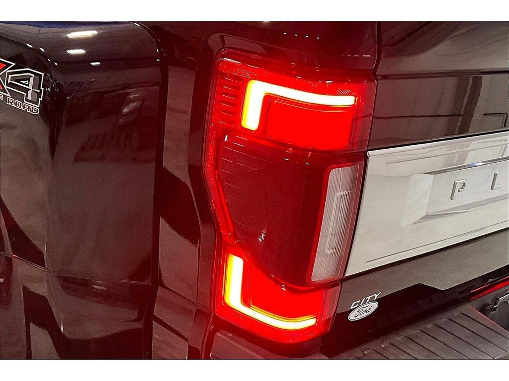 Used 2022 Ford F450 Platinum w/ FX4 Off-Road Package AWD/4WD image 30