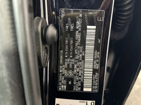 Used 2018 Toyota 4Runner SR5 image 30