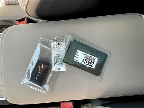 New 2025 Volvo EX90 Ultra image 35