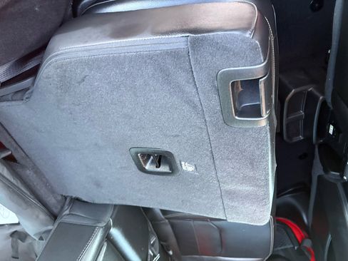 Used 2023 Jeep Wrangler Sahara image 39