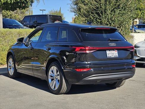 Used 2025 Audi Q6 e-tron Premium w/ Convenience Package image 9