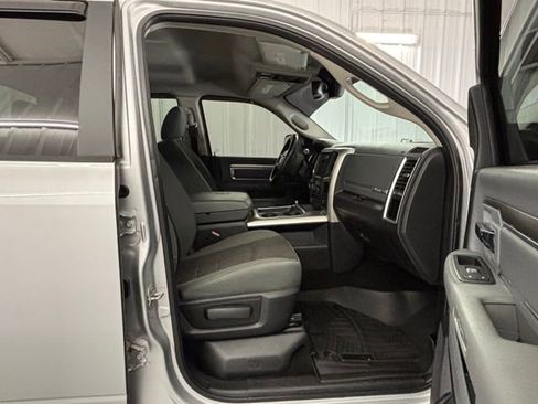 Used 2017 RAM 2500 Big Horn image 32