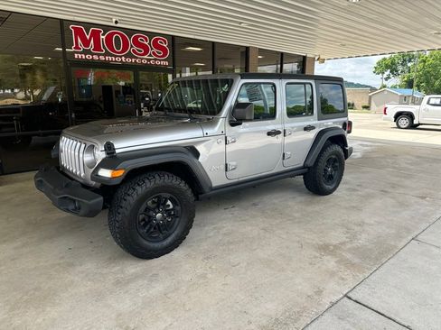 Used 2018 Jeep Wrangler Unlimited Sport AWD/4WD image 1