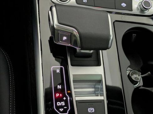 Certified 2025 Audi Q7 3.0T Premium w/ Convenience Package image 12