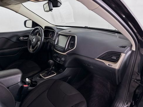 Used 2016 Jeep Cherokee Latitude w/ Cold Weather Group image 33