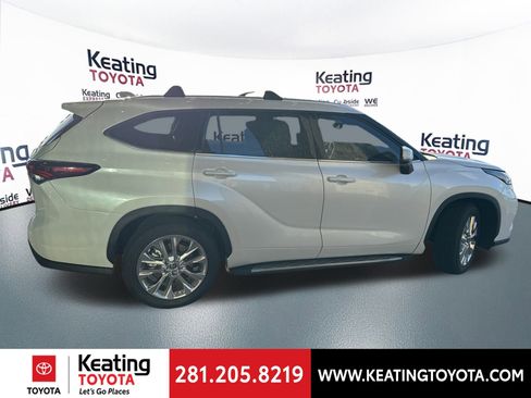Used 2025 Toyota Highlander Limited image 8