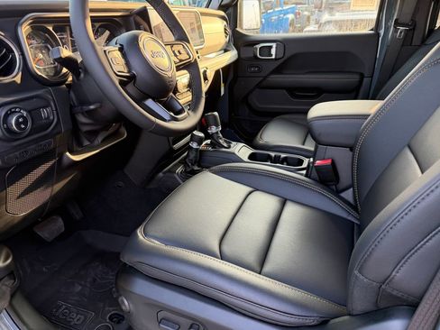 New 2026 Jeep Gladiator Sport image 11