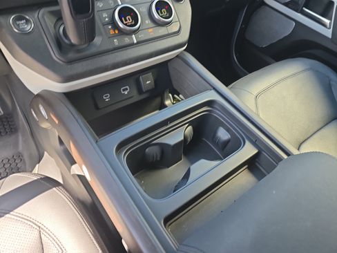 Certified 2023 Land Rover Defender 130 SE AWD/4WD image 29
