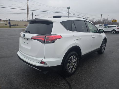 Used 2018 Toyota RAV4 XLE image 6