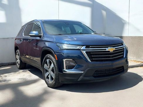 Used 2022 Chevrolet Traverse LT w/ LT Premium Package FWD image 14
