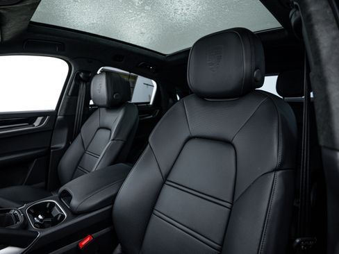 New 2026 Porsche Cayenne Turbo image 15