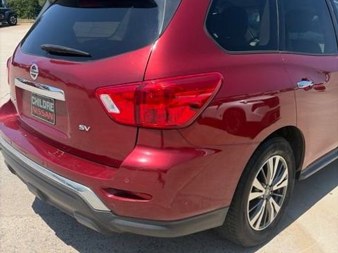 Used 2017 Nissan Pathfinder SV FWD image 6