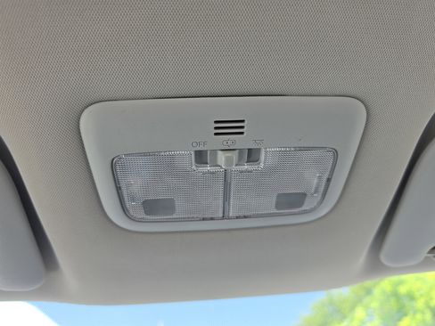 Used 2015 Toyota Corolla LE FWD image 25