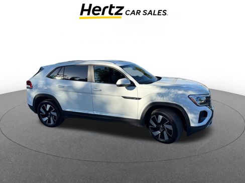 Used 2025 Volkswagen Atlas Cross Sport SE image 1