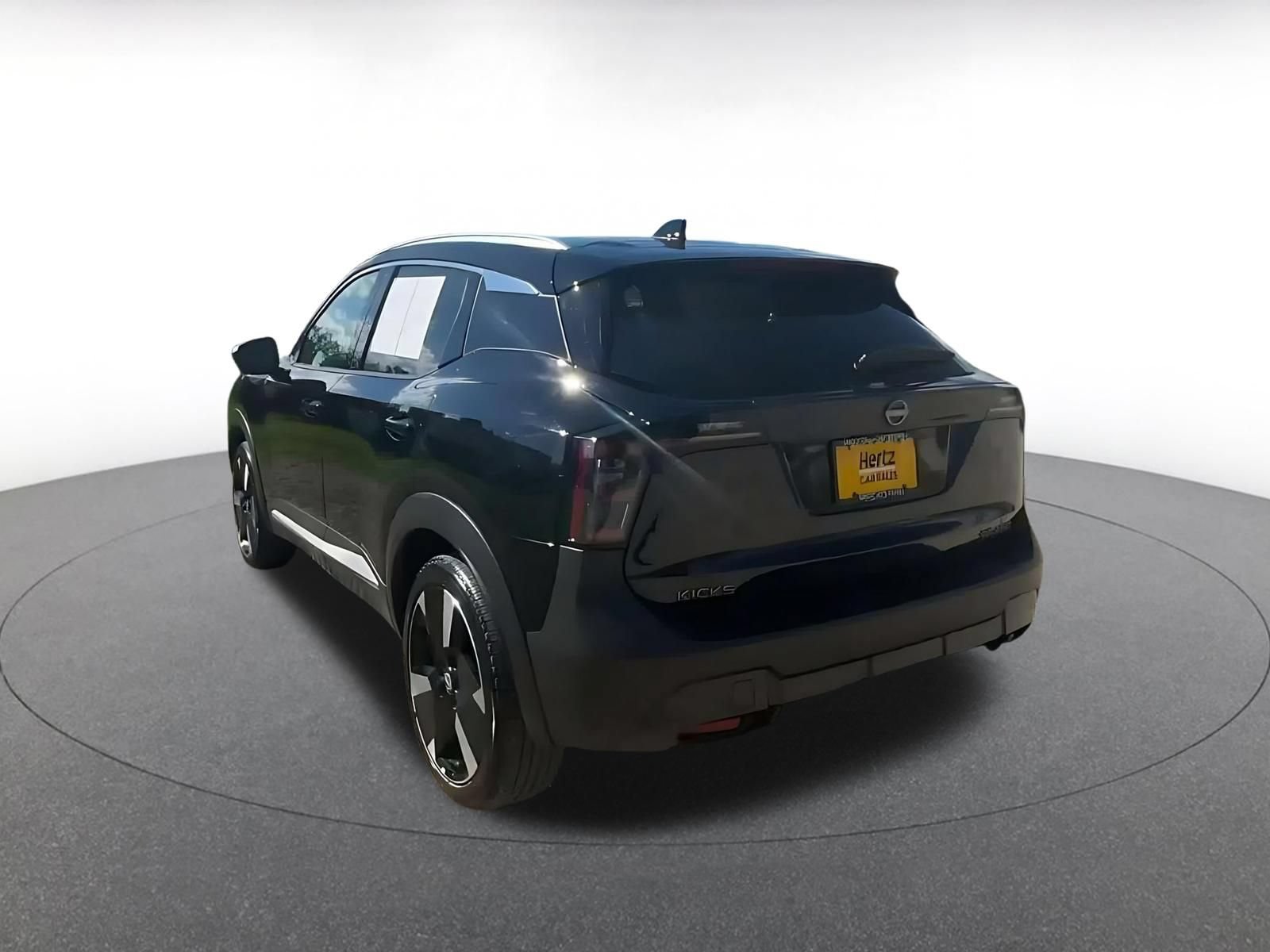Used 2026 Nissan Kicks SR AWD/4WD image 10