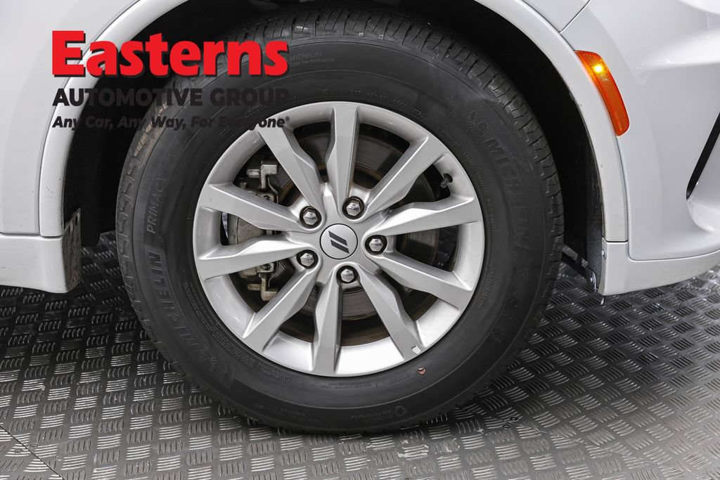 Used 2025 Dodge Durango GT RWD image 32
