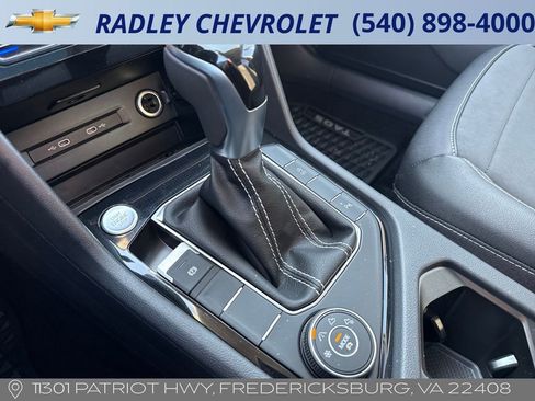 Used 2025 Volkswagen Taos SE image 11