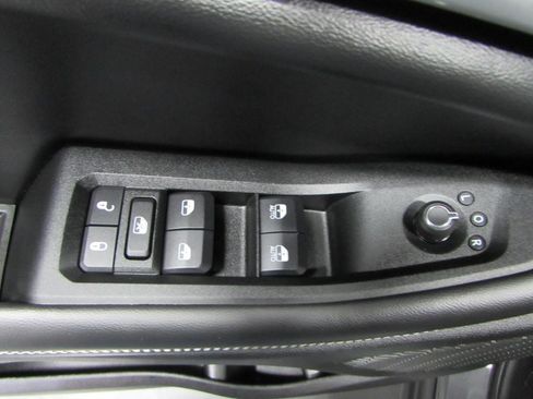 Used 2025 Jeep Grand Cherokee Limited w/ Black Appearance Package AWD/4WD image 12
