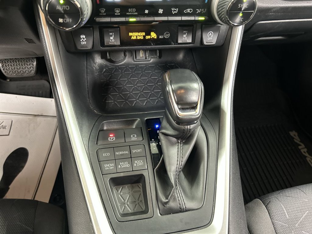 Used 2020 Toyota RAV4 XLE w/ Convenience Package AWD/4WD image 17