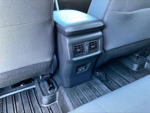 Used 2022 Toyota RAV4 XLE image 25