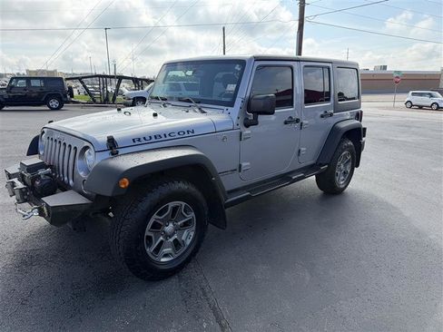 Used 2018 Jeep Wrangler Unlimited Rubicon w/ Cold Weather Group AWD/4WD image 4