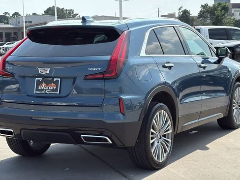 Used 2024 Cadillac XT4 Premium Luxury FWD image 5