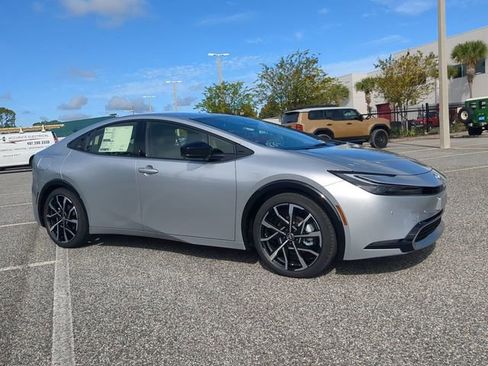 New 2026 Toyota Prius Plug-In Hybrid FWD image 2