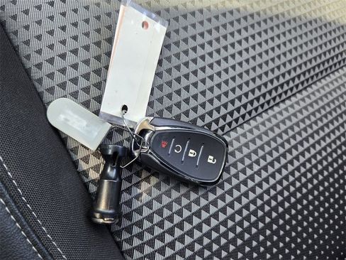 Used 2024 Chevrolet Trax LT image 19