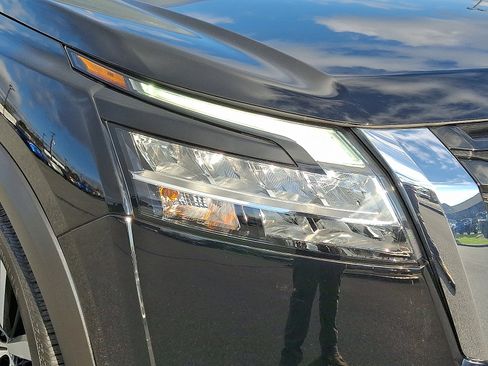 Certified 2023 Nissan Pathfinder Platinum w/ Cargo Package image 11