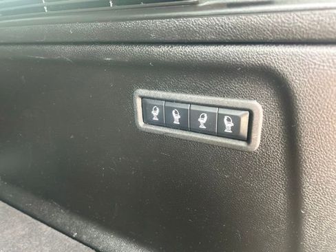 Used 2025 Jeep Wagoneer L Series II w/ 8-pass Seating Package AWD/4WD image 8