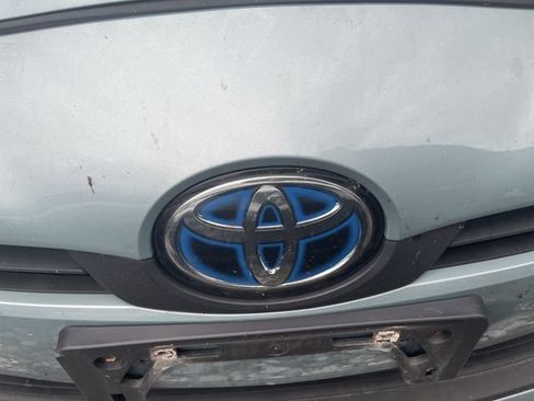 Certified 2022 Toyota Prius XLE AWD/4WD image 4
