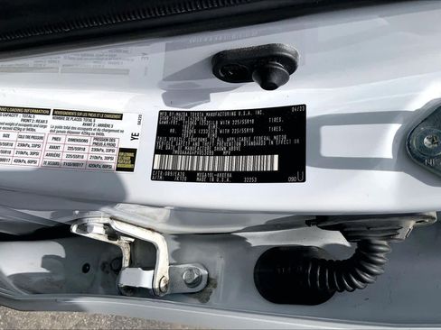 Certified 2023 Toyota Corolla Cross XLE w/ Convenience Package FWD image 34