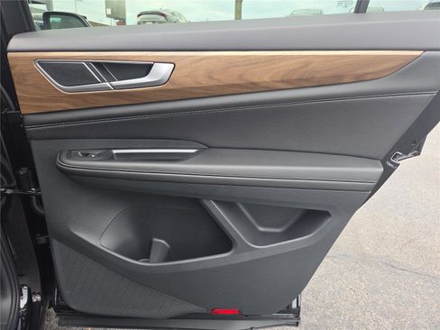 New 2026 Volkswagen Atlas SE image 29