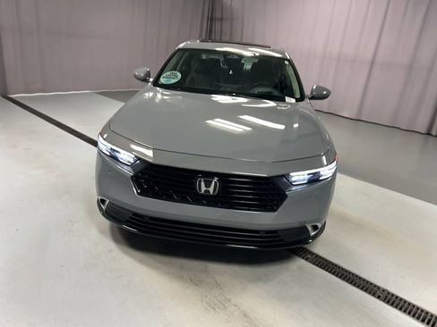 Used 2023 Honda Accord Touring image 2
